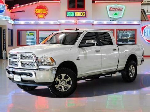 Used 2018 RAM 2500 SLT AWD/4WD image 2