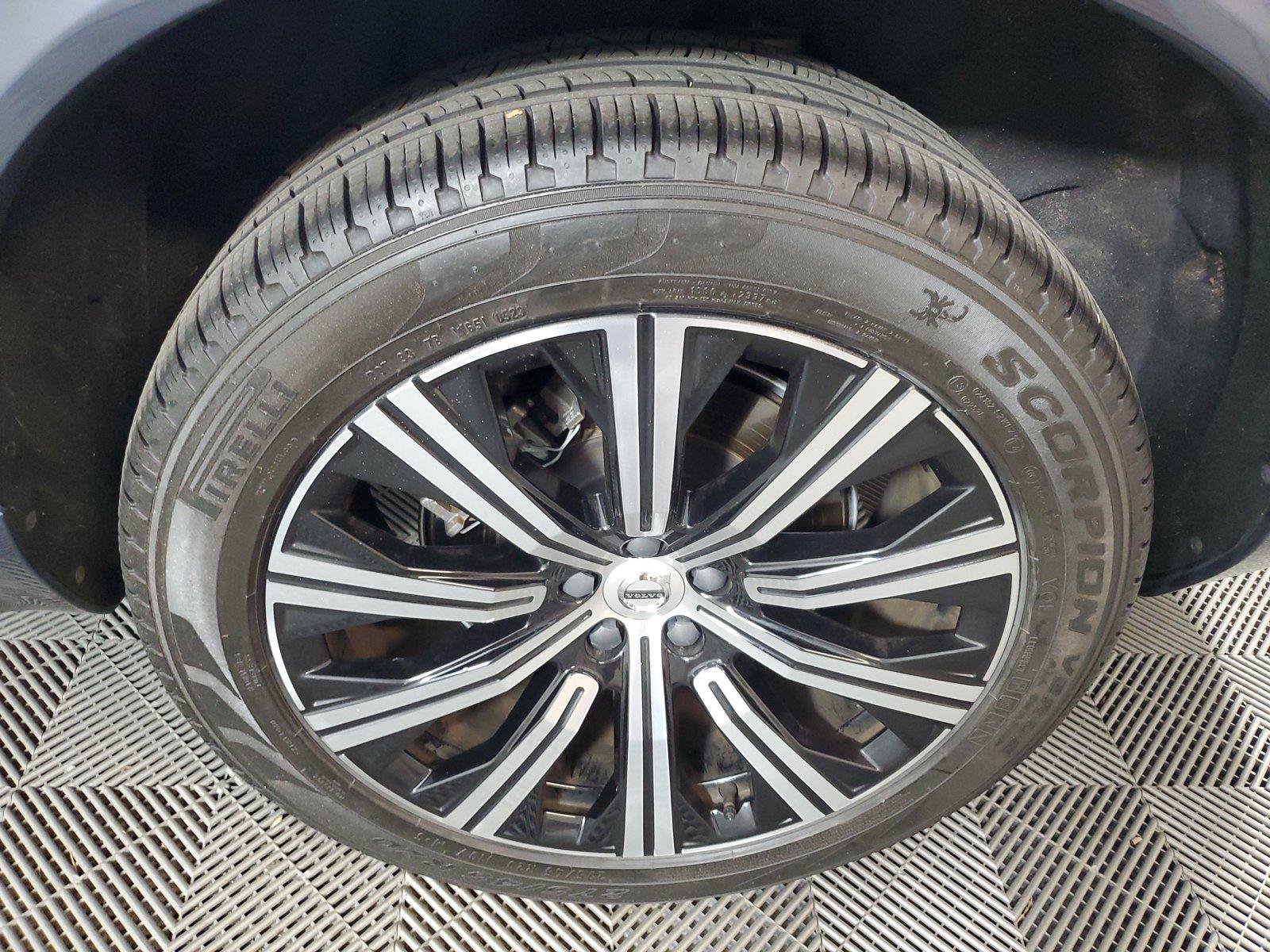 Certified 2023 Volvo XC90 B6 Plus w/ Protection Package Premier AWD/4WD image 12