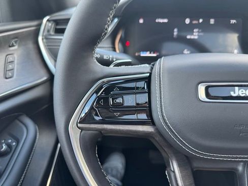 New 2025 Jeep Grand Cherokee Overland w/ Luxury Tech Group IV image 27