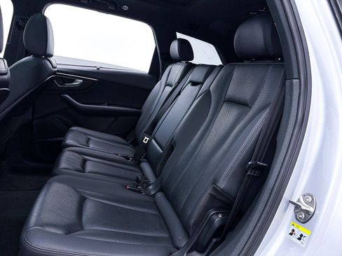 Used 2021 Audi Q7 3.0T Prestige w/ Prestige Package image 38