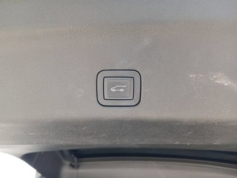 Used 2025 GMC Yukon AT4 w/ AT4 Premium Package AWD/4WD image 10