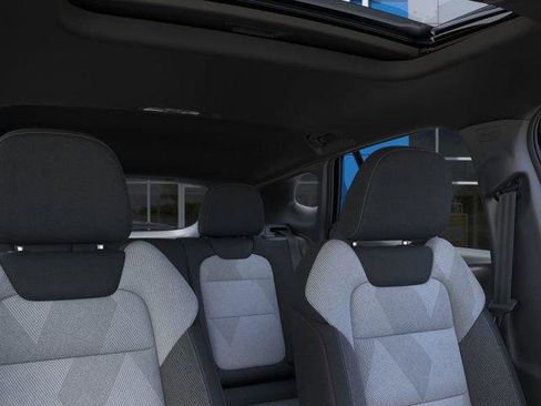 New 2025 Chevrolet Trax RS w/ Sunroof Package image 43