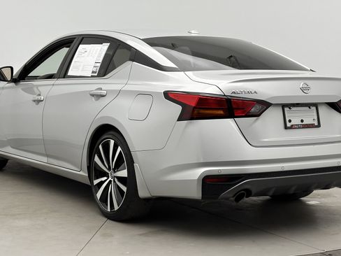Used 2020 Nissan Altima 2.5 SR w/ Premium Package image 6