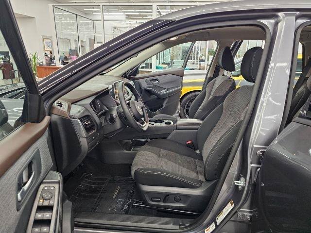Used 2021 Nissan Rogue SV AWD/4WD image 28
