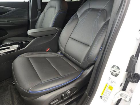 Used 2025 Buick Envista Sport Touring w/ Convenience I Package image 27