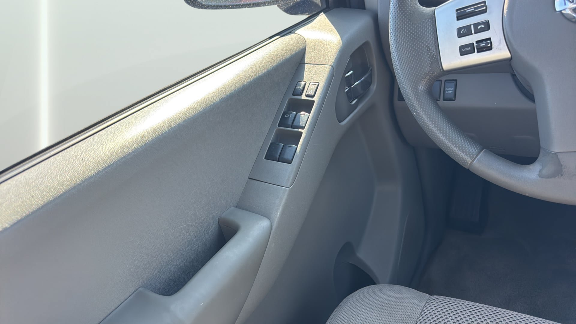 Used 2014 Nissan Frontier SV RWD image 19