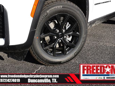 New 2026 Jeep Grand Cherokee Altitude RWD image 9