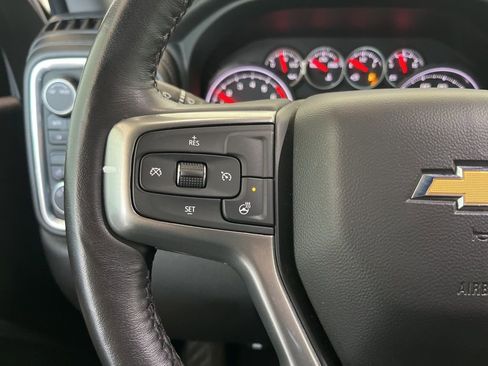 Used 2022 Chevrolet Silverado 1500 LT AWD/4WD image 6