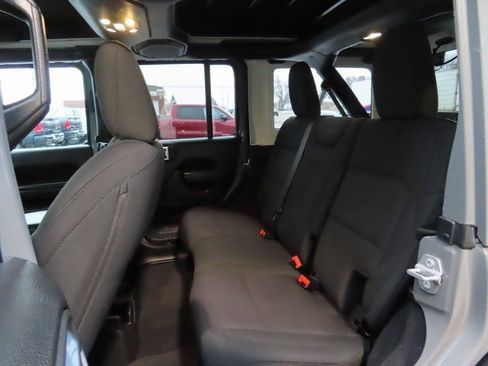 Used 2021 Jeep Wrangler Unlimited Sport image 22