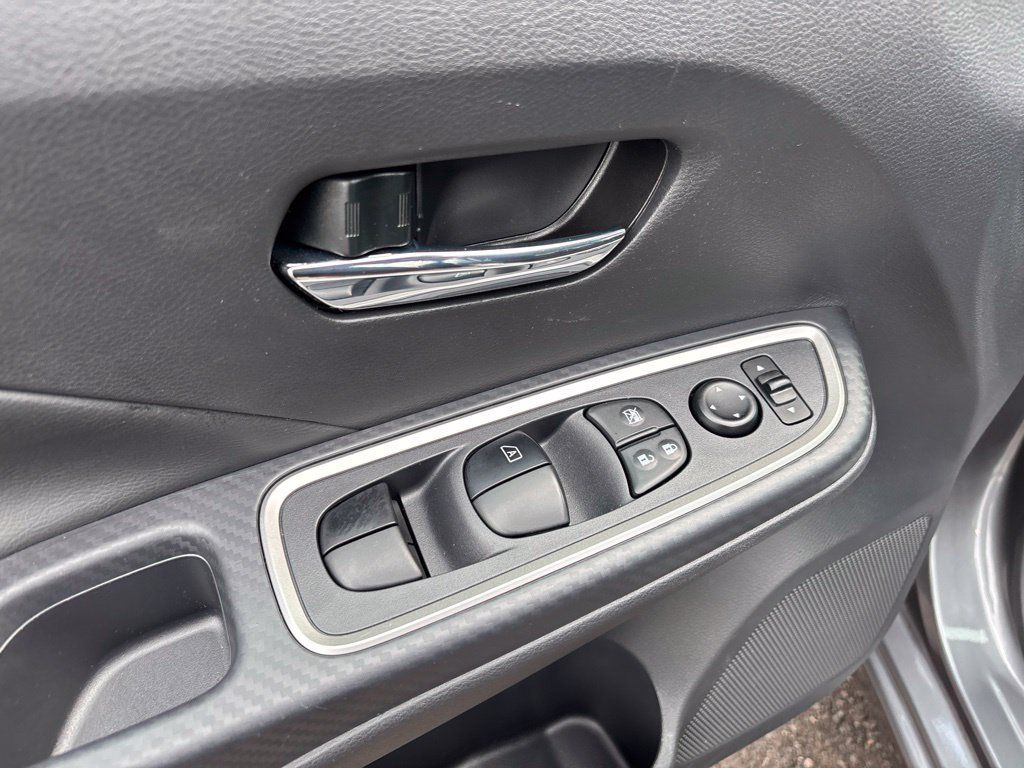 Certified 2025 Nissan Versa SR w/ Trunk Package FWD image 17