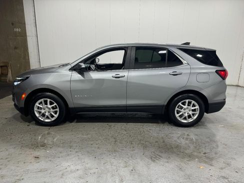 Used 2024 Chevrolet Equinox LT image 2
