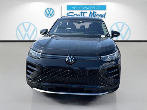 New 2026 Volkswagen Tiguan SEL R-Line image 2