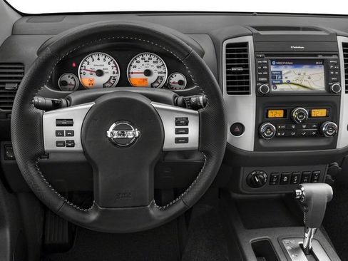 Used 2018 Nissan Frontier PRO-4X AWD/4WD image 10