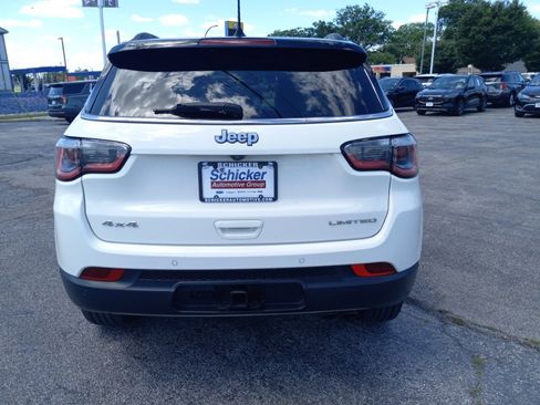 Used 2018 Jeep Compass Limited w/ Navigation Group AWD/4WD image 2