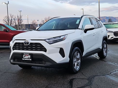 Used 2025 Toyota RAV4 XLE image 11