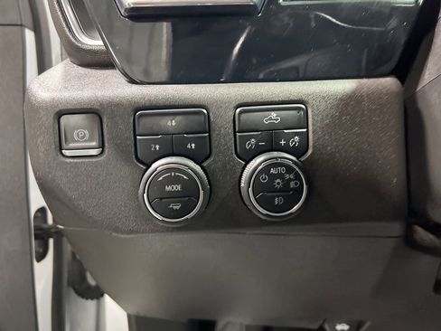 Used 2024 Chevrolet Silverado 2500 LT image 28