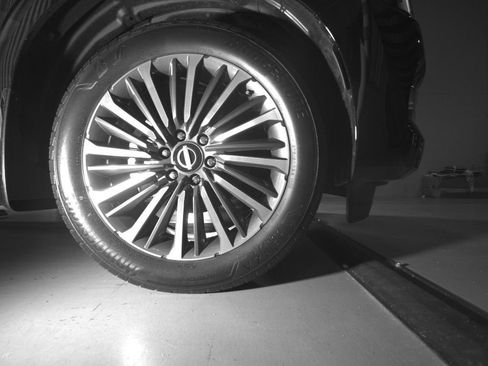 Used 2025 Nissan Armada Platinum Reserve RWD image 18