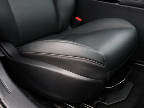 Used 2025 MAZDA MAZDA3 s FWD image 9