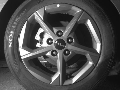 Used 2025 Kia K4 LXS image 15