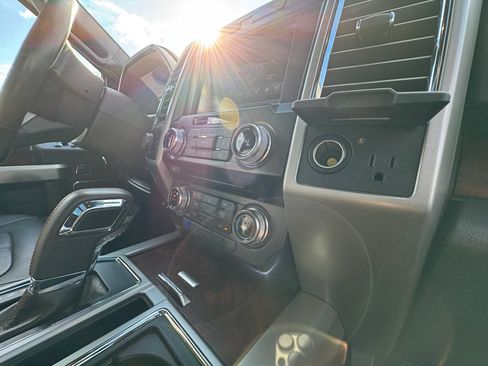 Used 2015 Ford F150 King Ranch w/ Equipment Group 601A Luxury AWD/4WD image 18