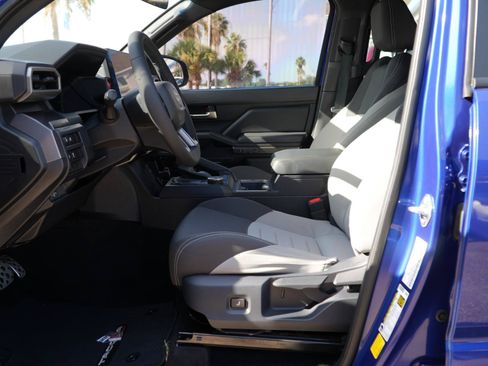 Used 2025 Toyota Tacoma TRD Sport RWD image 7