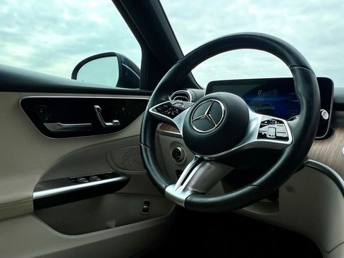 Certified 2023 Mercedes-Benz C 300 4MATIC Sedan image 9