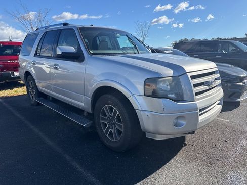 Used 2010 Ford Expedition Limited image 3