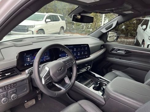 Used 2025 Chevrolet Tahoe Z71 w/ Comfort Package image 10