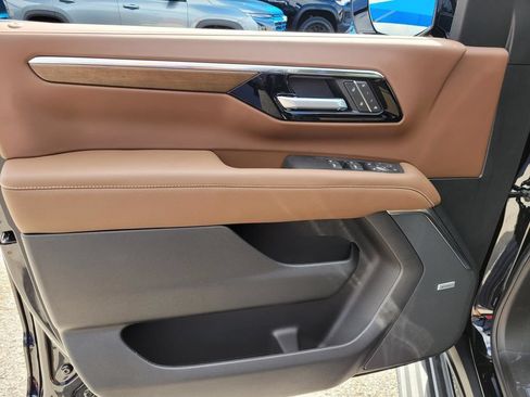 New 2026 Chevrolet Suburban High Country AWD/4WD image 28