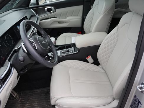 Certified 2025 Kia Sorento SX Prestige AWD/4WD image 6