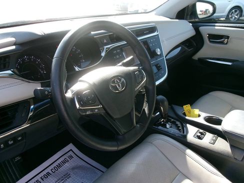Used 2013 Toyota Avalon Limited w/ Technology Pkg FWD image 13
