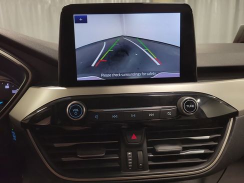 Used 2021 Ford Escape SE image 17