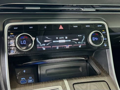 Used 2024 Genesis GV80 2.5T image 24