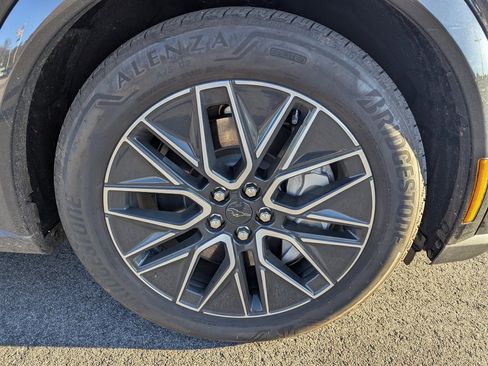 Used 2025 Ford Mustang Mach-E Premium image 12