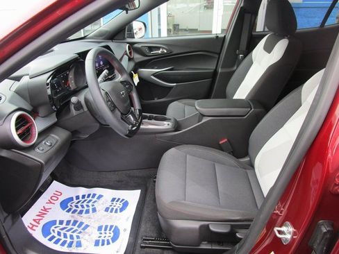 Certified 2024 Chevrolet Trax RS w/ Driver Confidence Package image 16