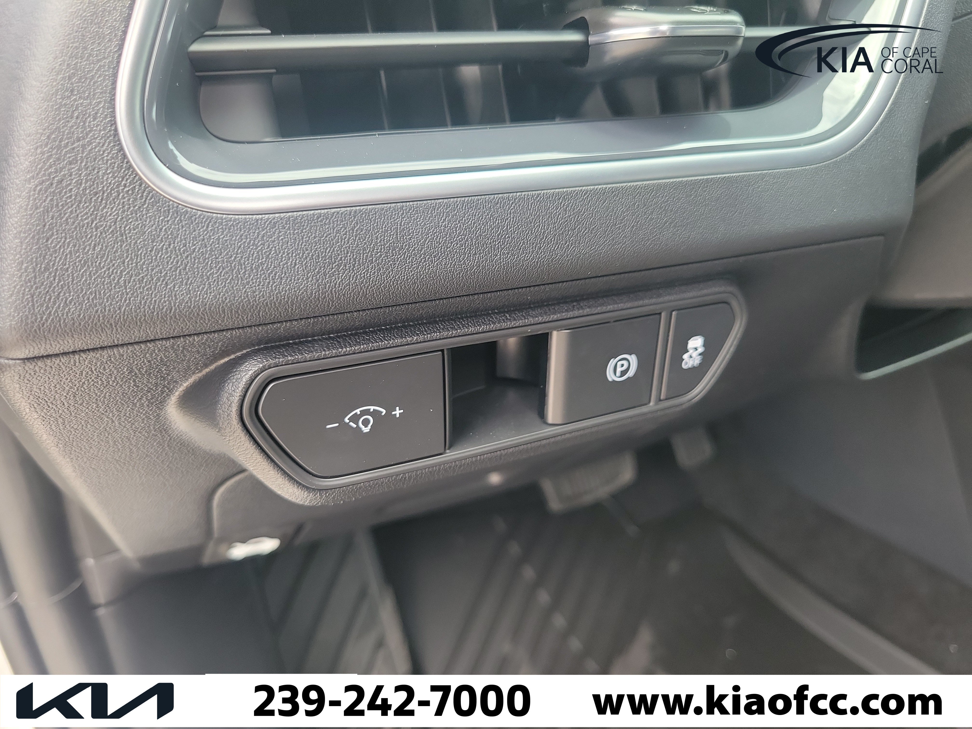 New 2026 Kia K4 GT-Line Turbo w/ GT-Line Premium Package FWD image 26