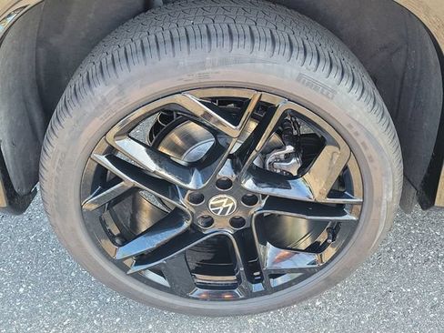 Used 2025 Volkswagen Tiguan SE R-Line AWD/4WD image 5