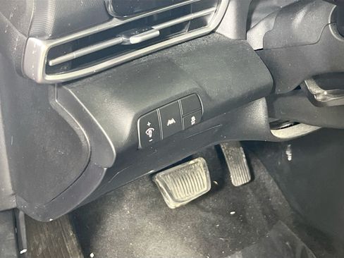 Used 2023 Hyundai Elantra SEL w/ Convenience Package FWD image 10
