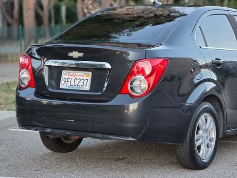 Used 2014 Chevrolet Sonic LT FWD image 10