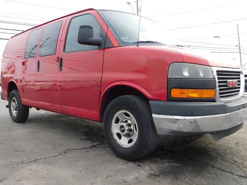 Used 2011 GMC Savana 3500 image 1