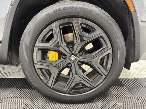 Used 2023 Rivian R1S Adventure AWD/4WD image 11