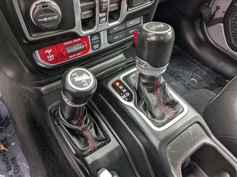Used 2021 Jeep Wrangler Unlimited Rubicon AWD/4WD image 12