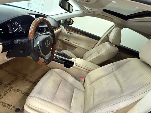 Used 2013 Lexus ES 300h image 14
