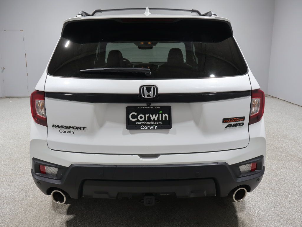 Used 2024 Honda Passport TrailSport image 3