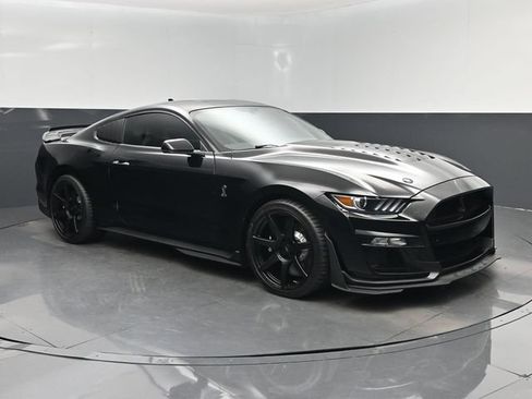 Used 2021 Ford Mustang Shelby GT500 w/ Technology Package RWD image 1