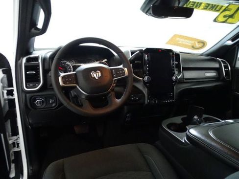 Certified 2025 RAM 2500 Big Horn AWD/4WD image 5