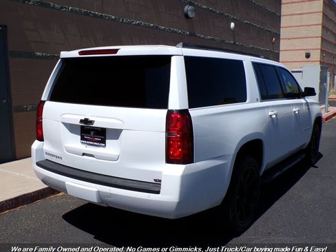 Used 2018 Chevrolet Suburban LT image 7