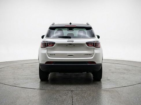 Used 2025 Jeep Compass Limited image 7