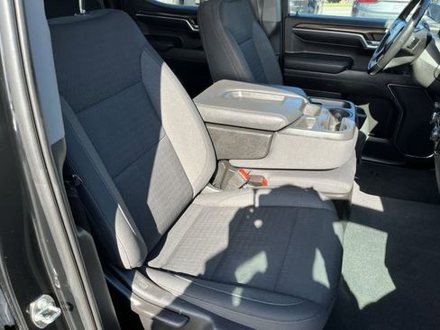 Used 2022 Chevrolet Silverado 1500 LT AWD/4WD image 26