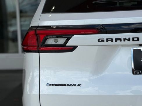 New 2026 Toyota Grand Highlander AWD Hybrid image 10